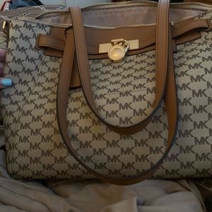 Michael kors purse slightly used